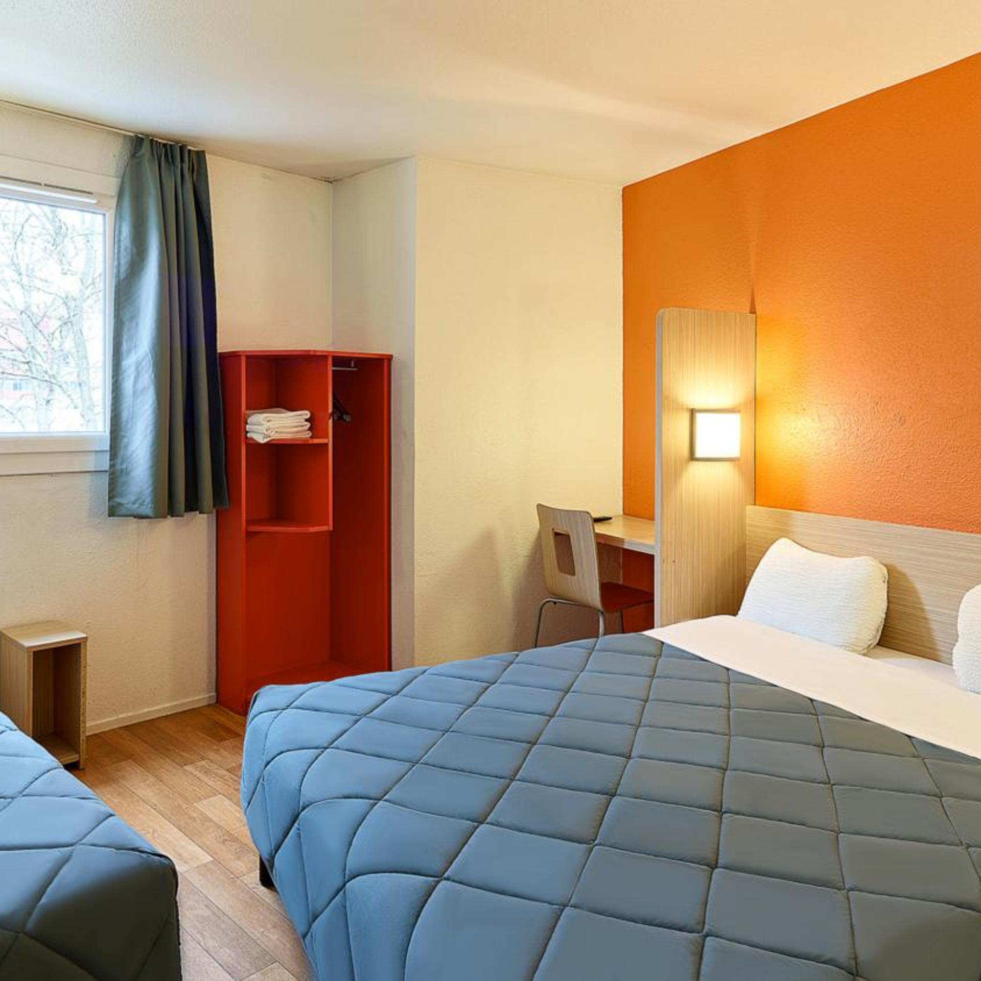 Room, Triple