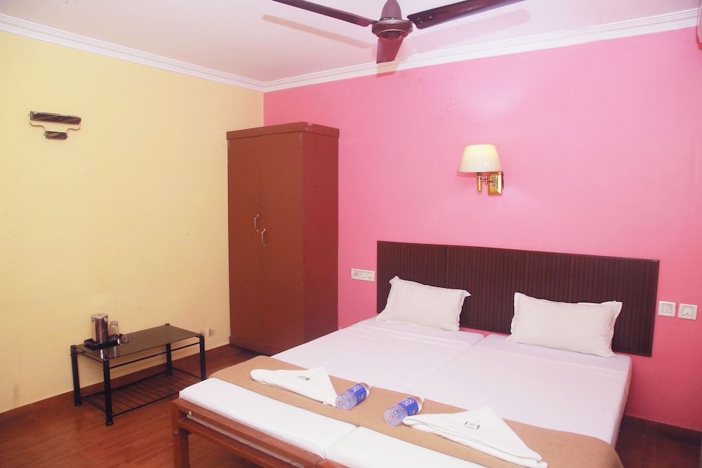 Hotel Srinivas 28/65