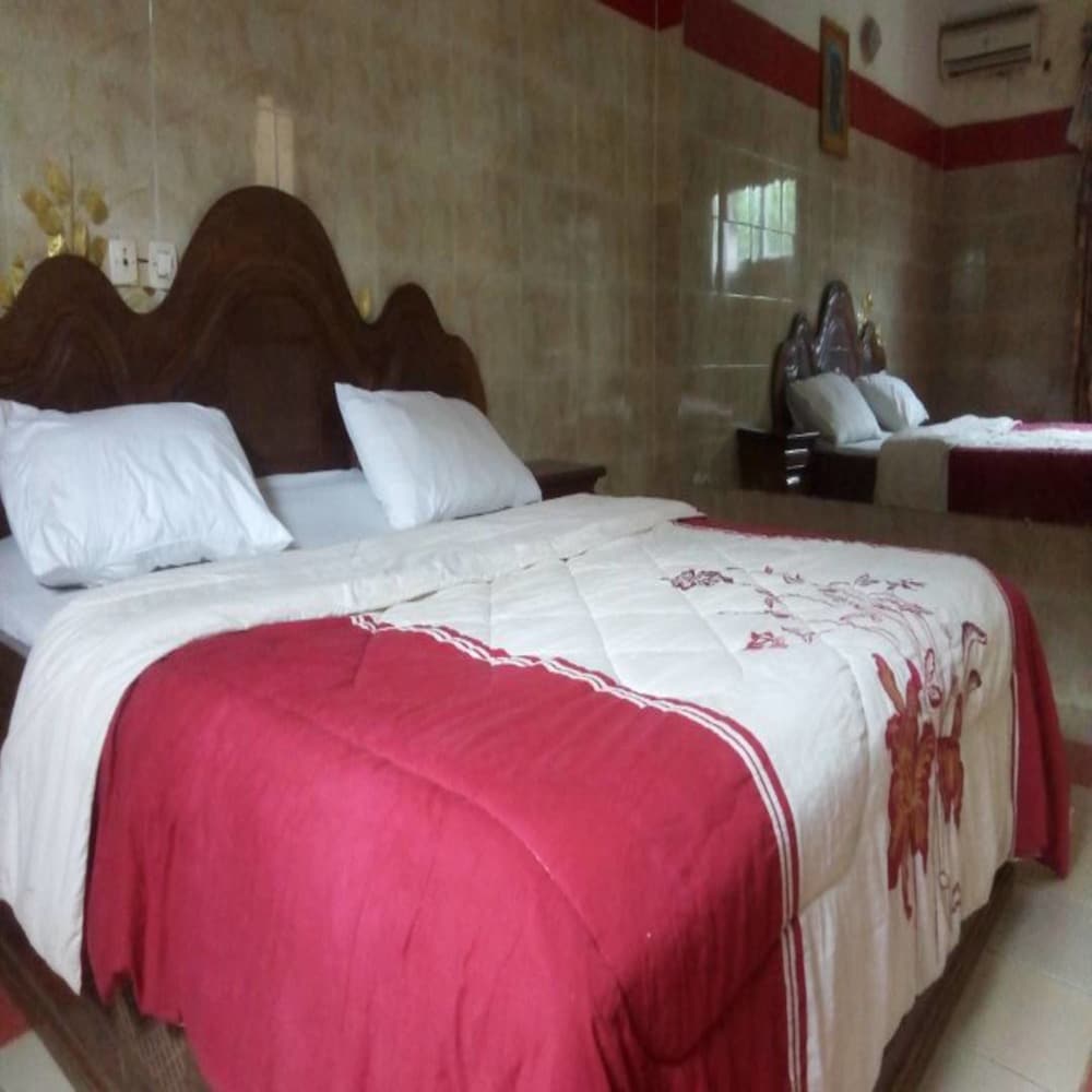 1 BEDROOM, HONEYMOON, SUITE