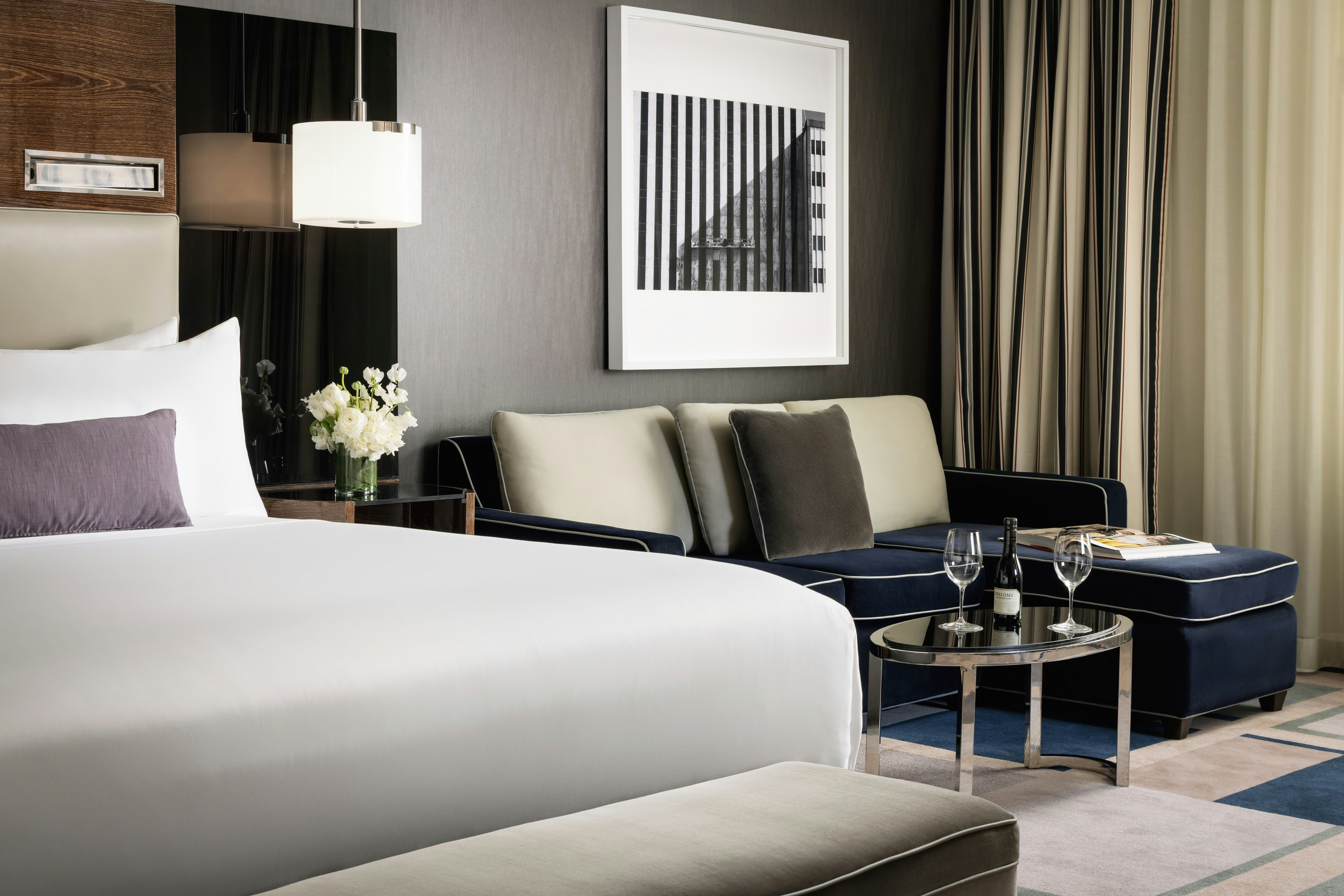 PREMIER, KING BED
