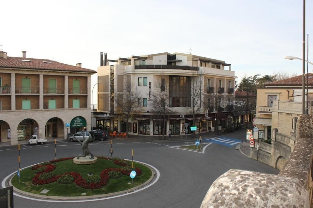 Hotel Joli 2/68