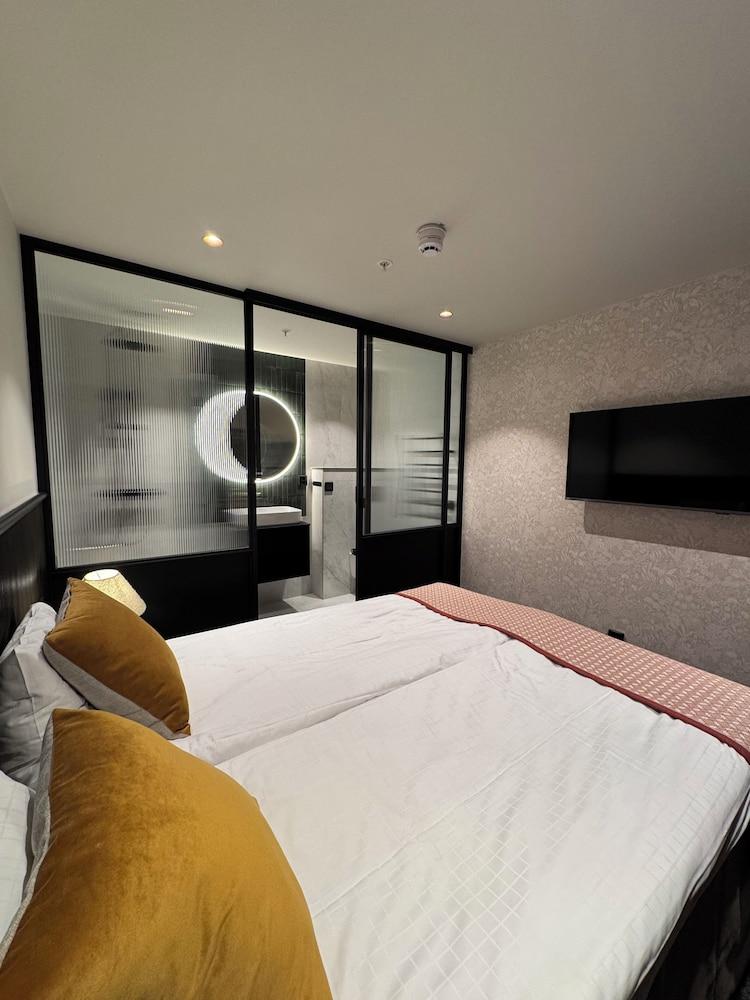 Comfort, Double Bed, No Window