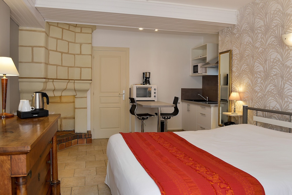 MANOIR DE LA GIRAUDIERE 6/42