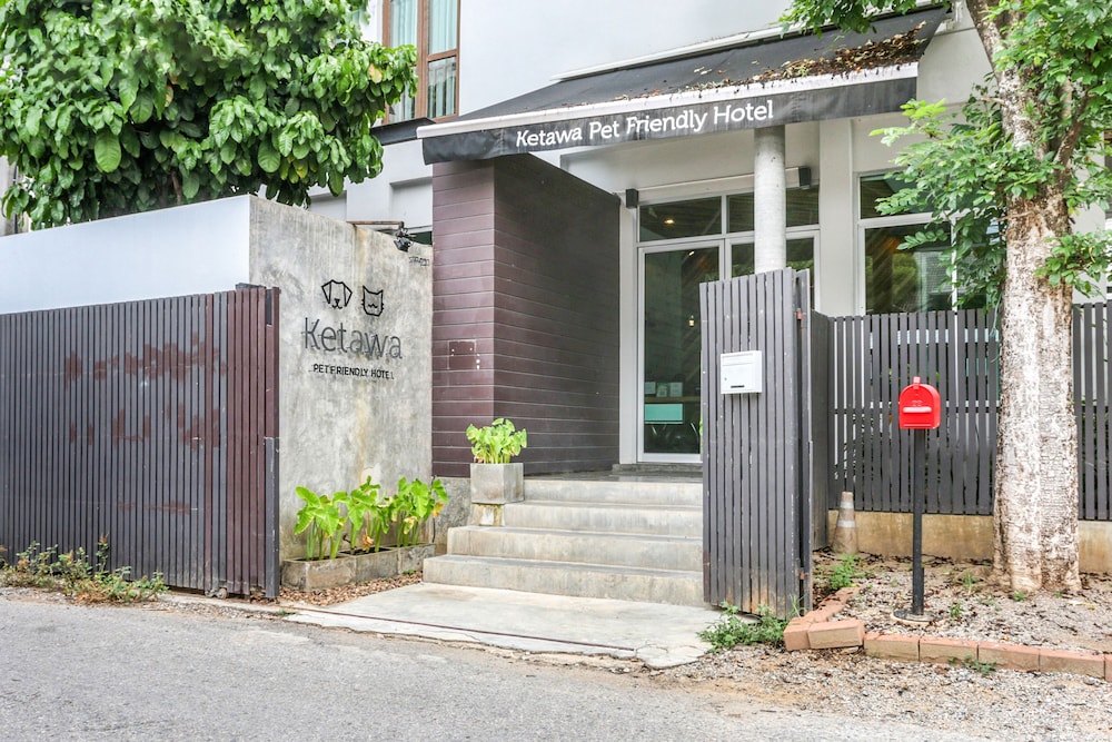Ketawa Pet Friendly Hotel and Cafe (ex Ketawa Stylish Hotel) 34/43