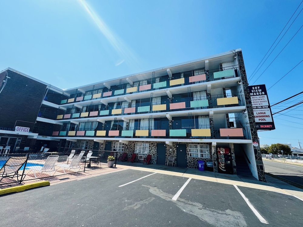 Skyview Manor Motel 47/54