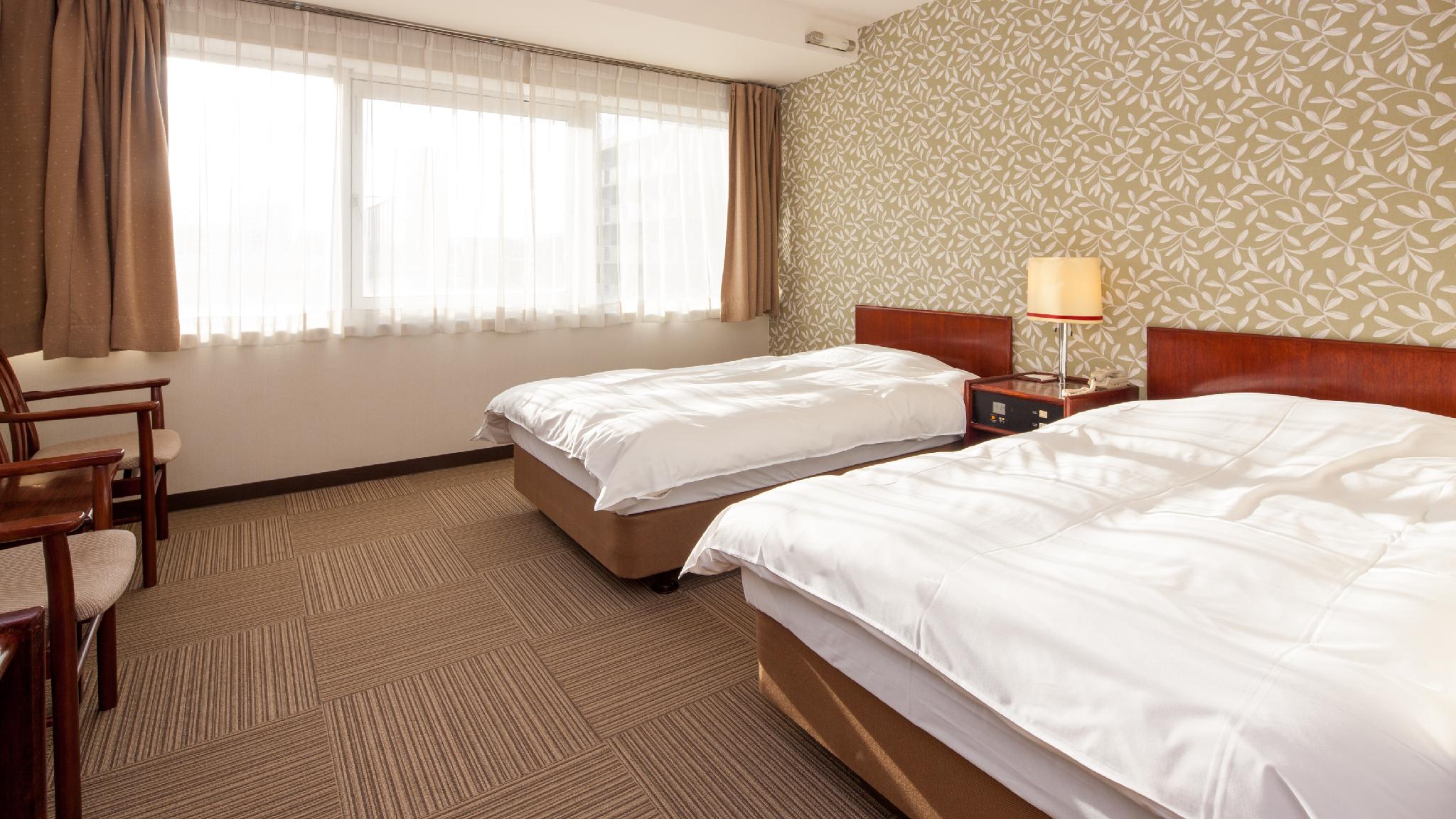 Standard, Twin Beds
