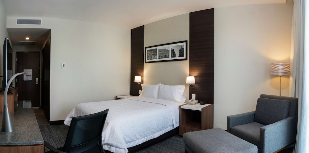Hampton Inn And Suites San Luis Potosi Slp 12/53