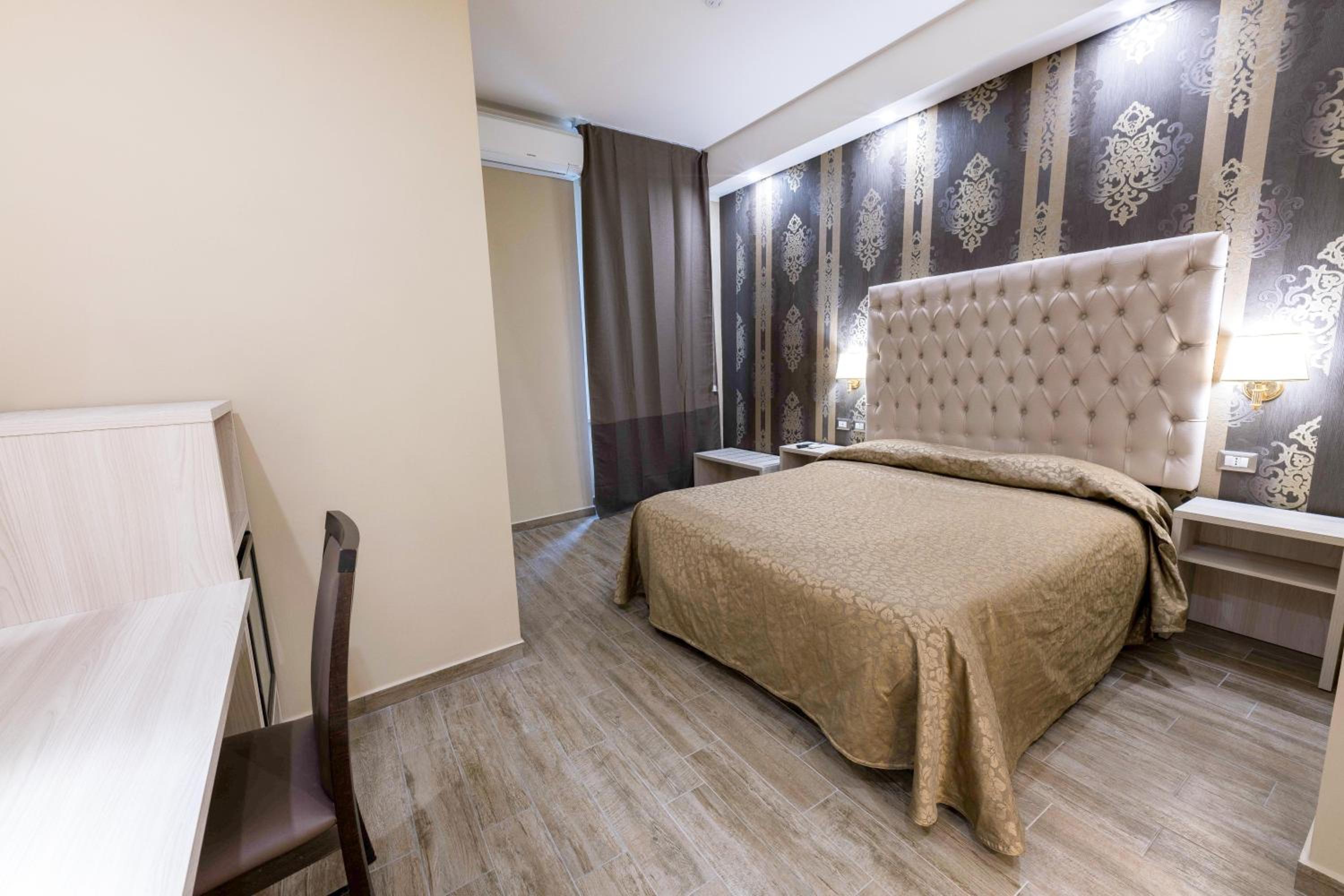Room, Double Bed, Separate Building، Anfiteatro Flavio 4/9