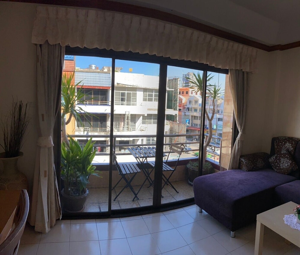 Seaview Hotel Sriracha 50/68