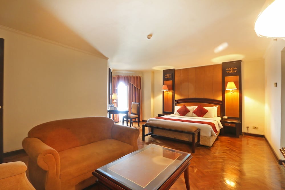 Kaisar Hotel 31/56