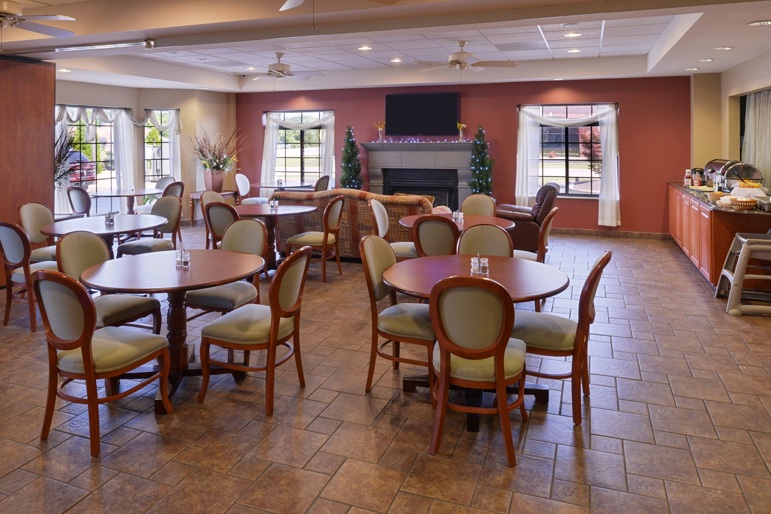 Country Hearth Inn & Suites Edwardsville St. Louis 44/51