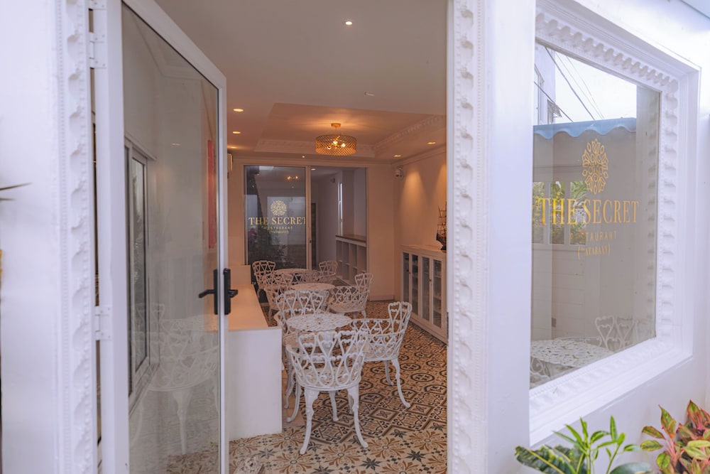 Ataraxy Hotel Boutique 40/50