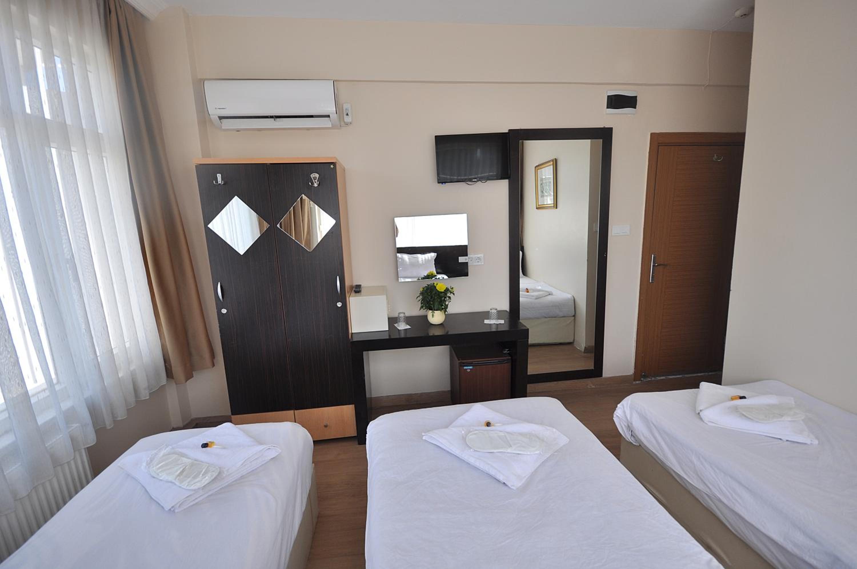 Room, Triple
