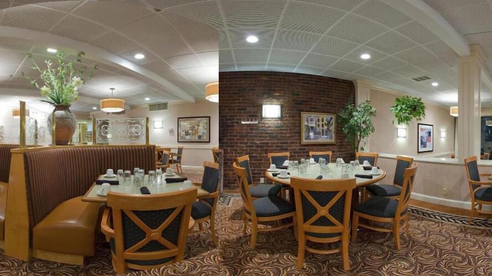 Holiday Inn Johnstown-Gloversville 42/66