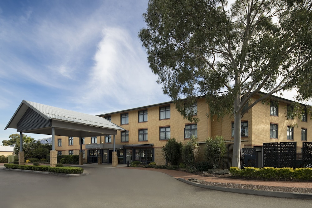 Mercure Sydney Blacktown 9/72