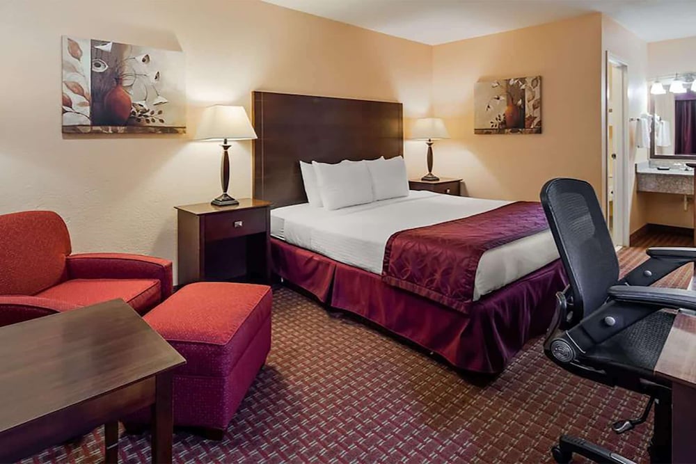 Days Inn by Wyndham Whitmore Lake 14/64