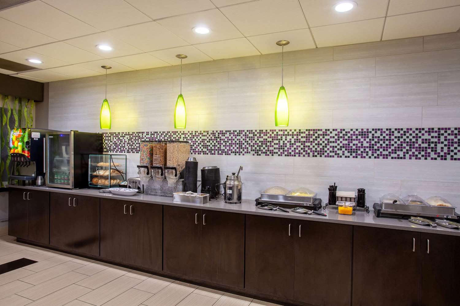 La Quinta Inn & Suites by Wyndham Port Orange / Daytona 27/57