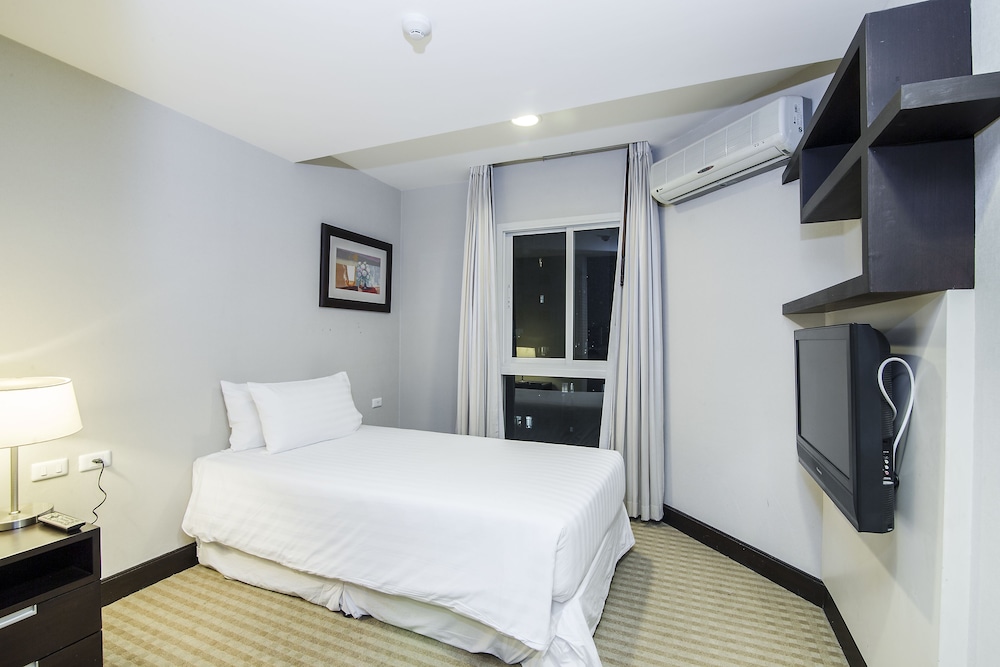 The Narathiwas Hotel and Residence Sathorn Bangkok 22/63
