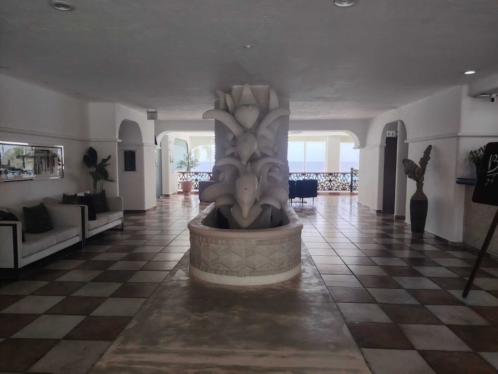 Coral Princess Hotel & Dive Resort 10/78