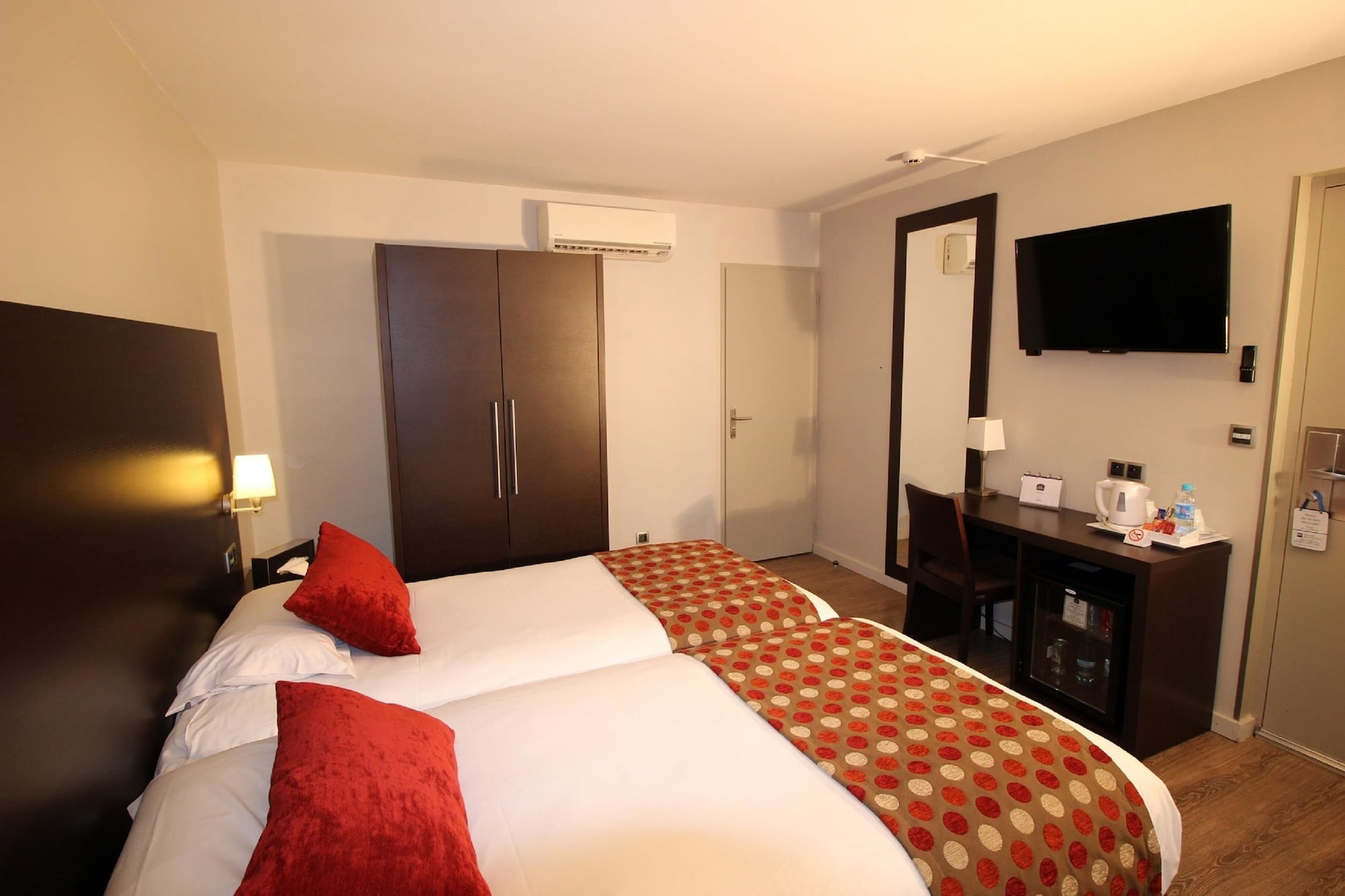 Standard, Twin Beds, Executive Level