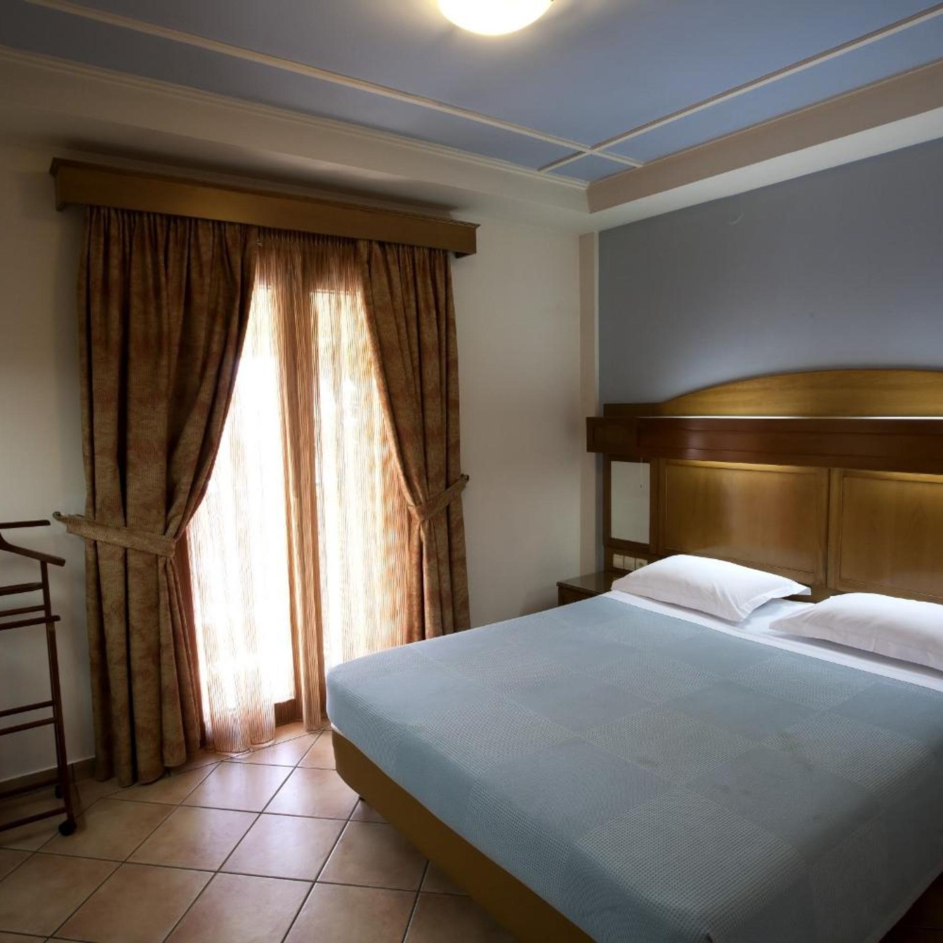 Room, Double or Twin Bed
