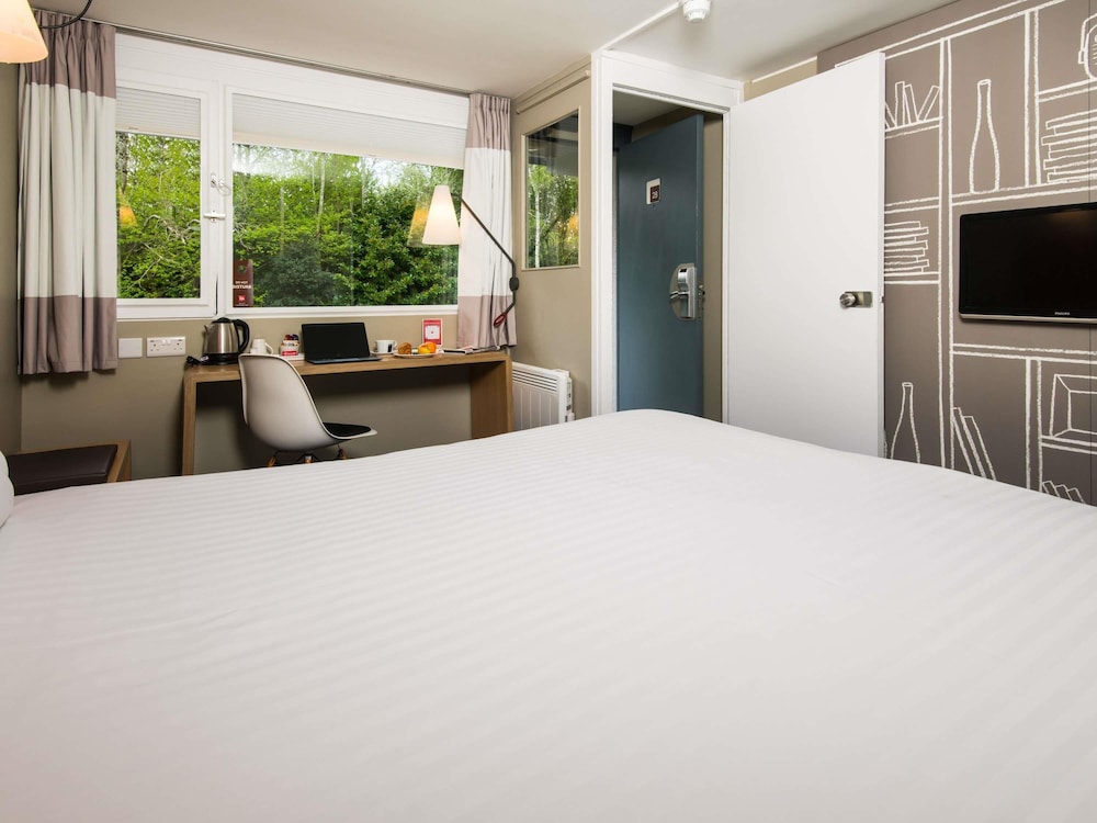 Ibis Plymouth 17/50
