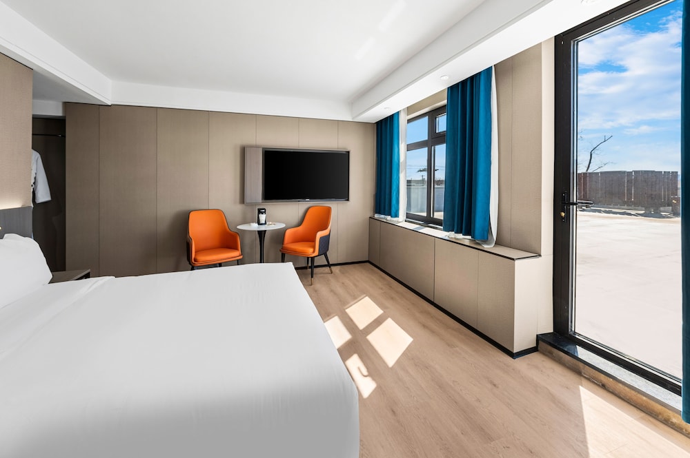 LY New York Hotel 6/24