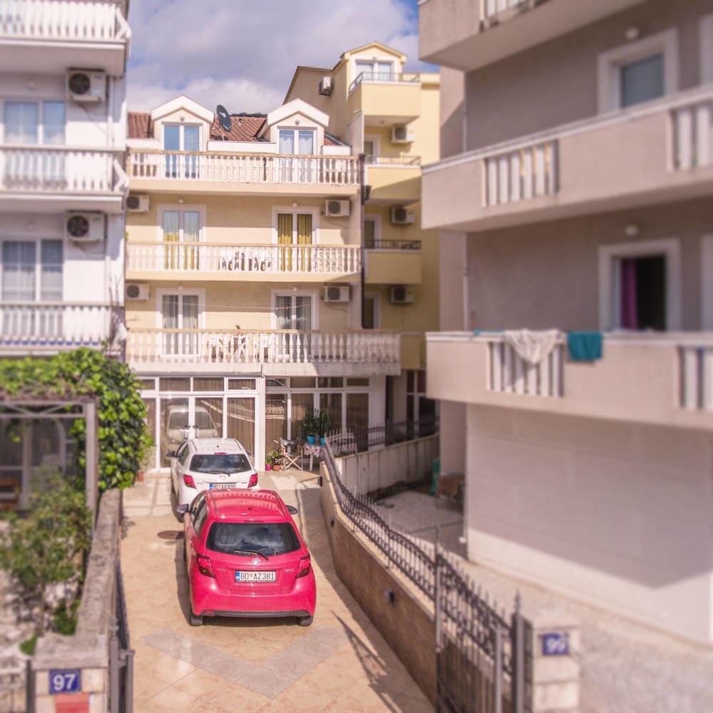 Apartments Venera 39/45