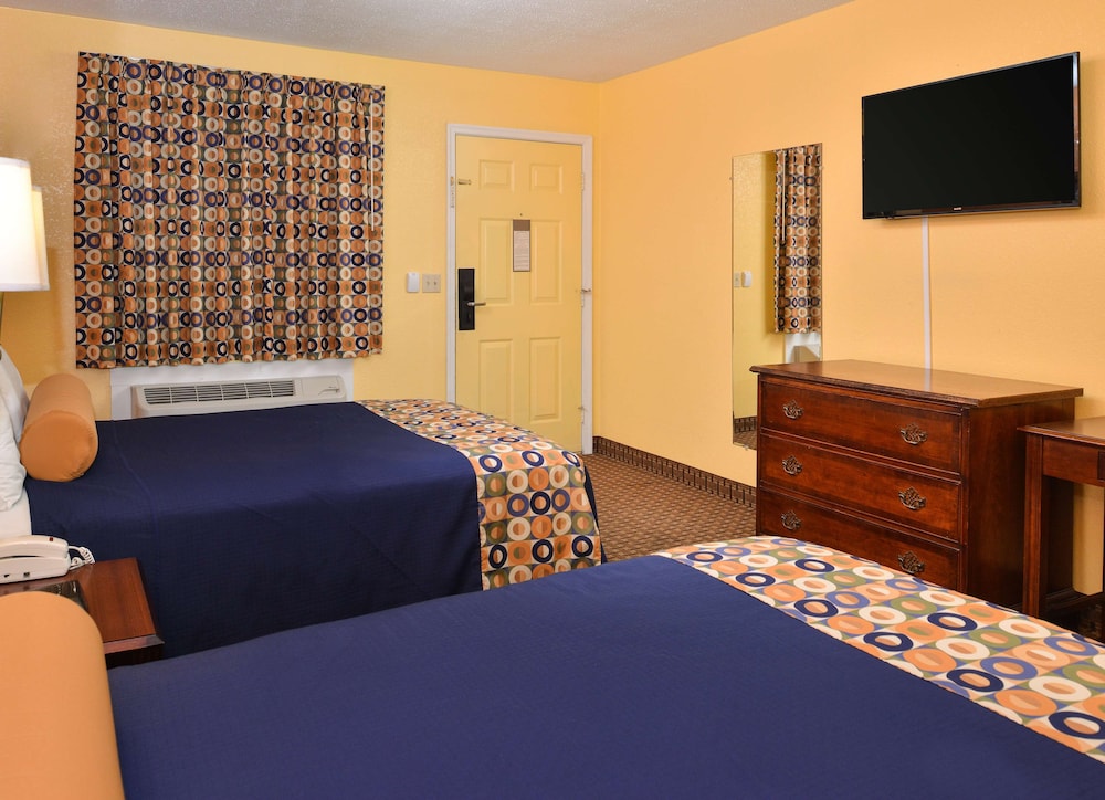 غرفة بسريرين مزدوجين، Americas Best Value Inn Princess Anne 3/3