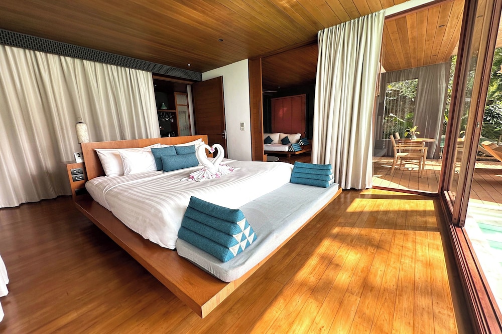 Pool, Suite, Villa, King Bed