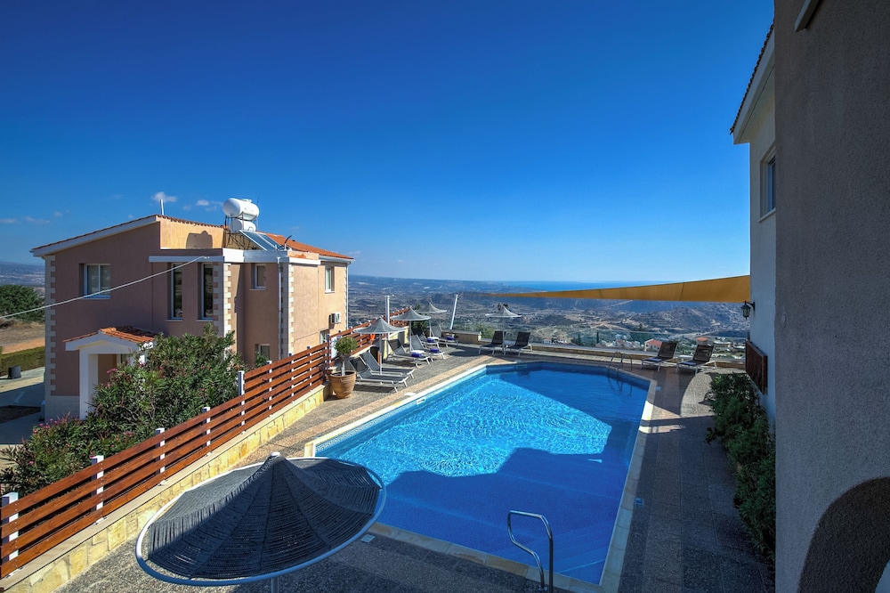 Hill View Hotel Apartments 46/50