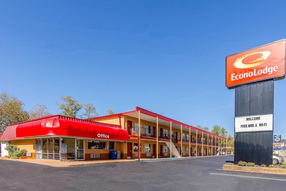 Econo Lodge Near Motor Speedway 1/15