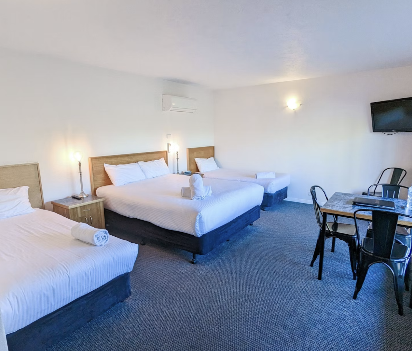 Arkana Motor Inn & Terrace Apartments 8/33