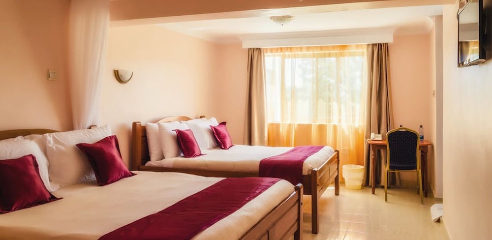 Phoenicia Hotel 10/50