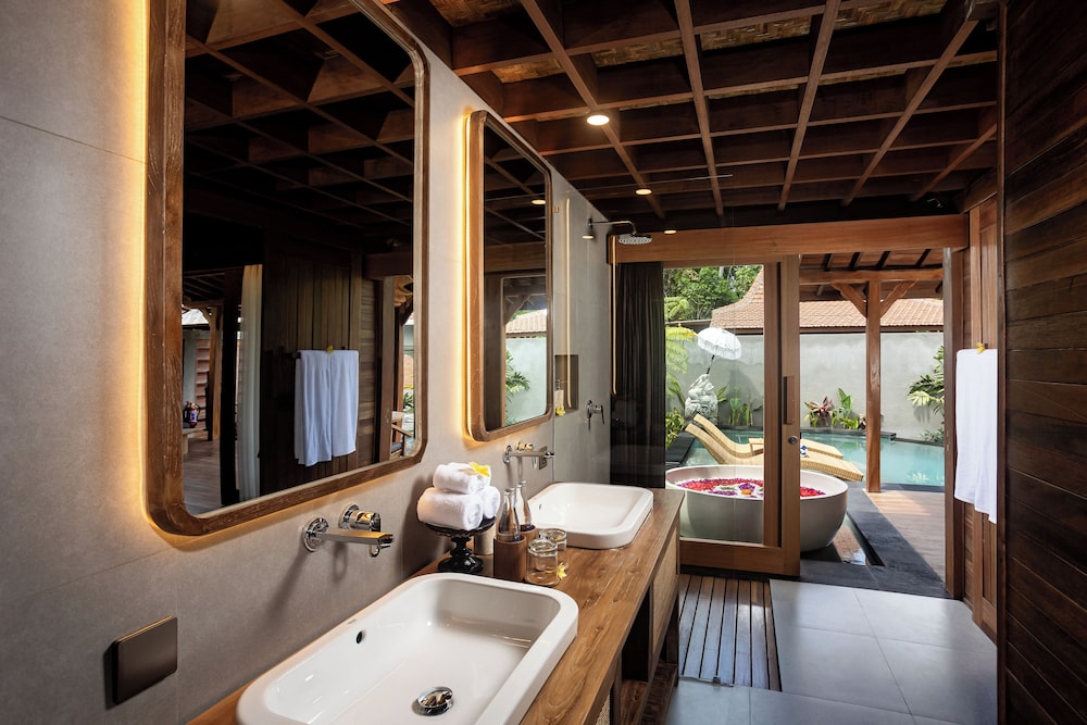 Yana Villas Kemenuh 68/68