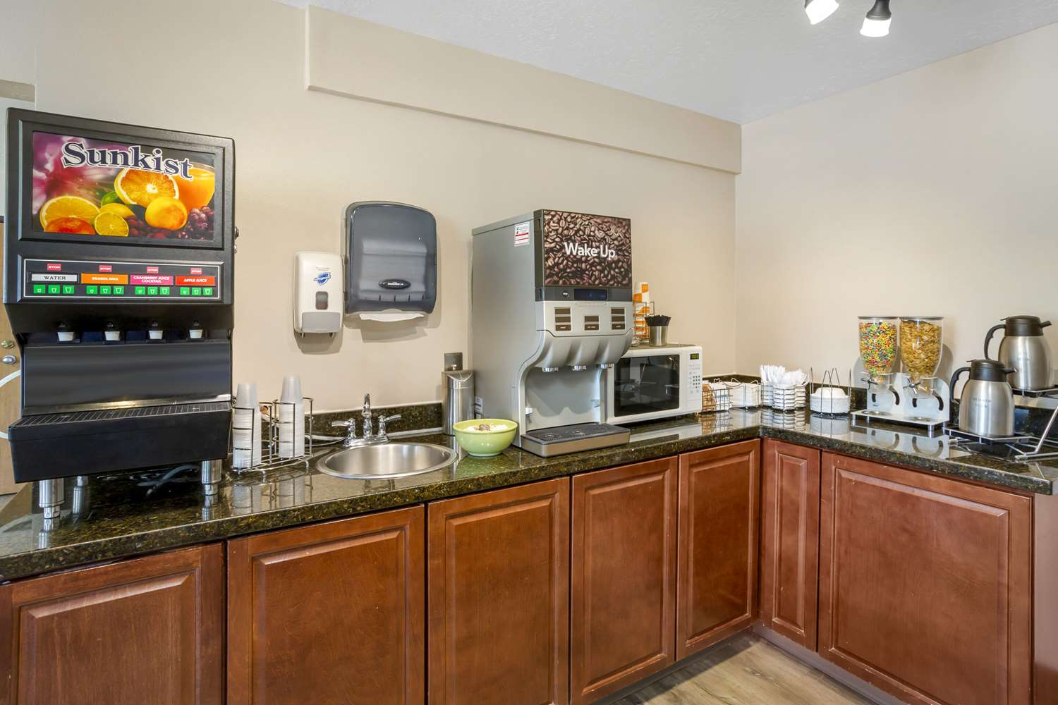 Quality Inn Logan near University 16/24
