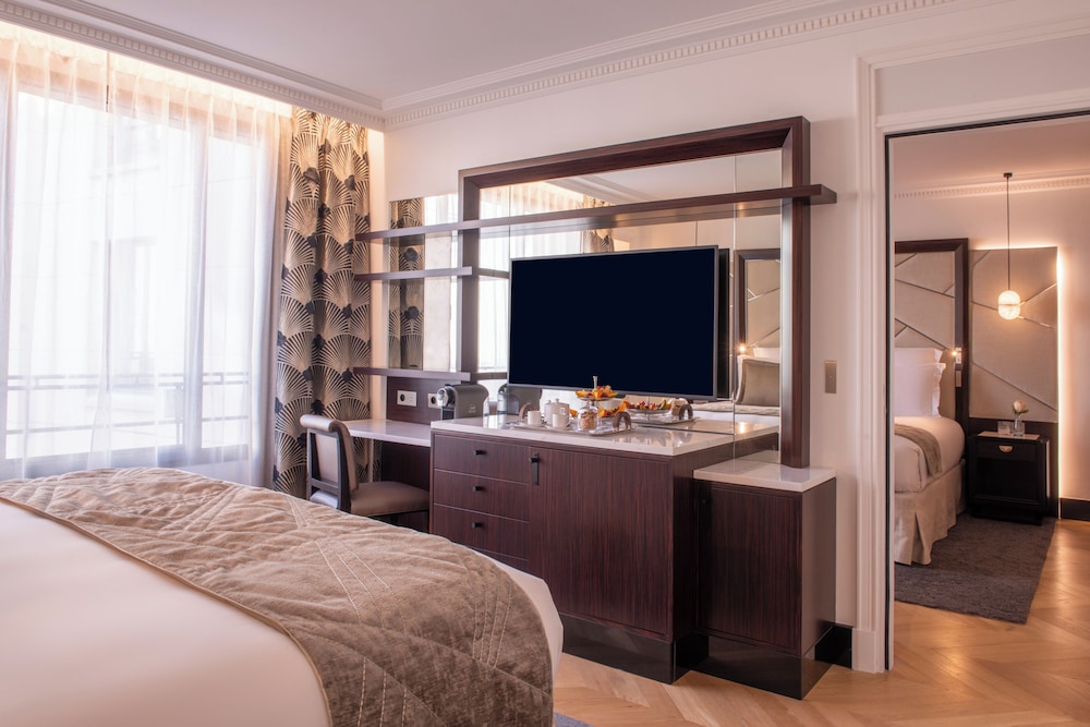 غرفة تنفيذية بسرير كينج، L Hotel du Collectionneur Paris 3/4