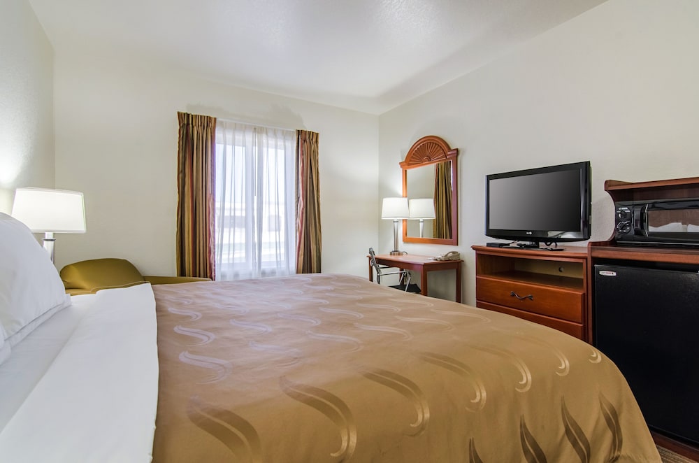 Quality Inn Junction City near Fort Riley 17/41
