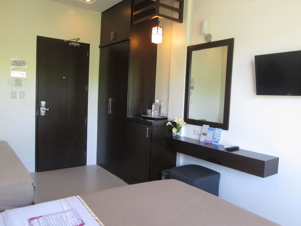 One Crescent Place Hotel 49/64