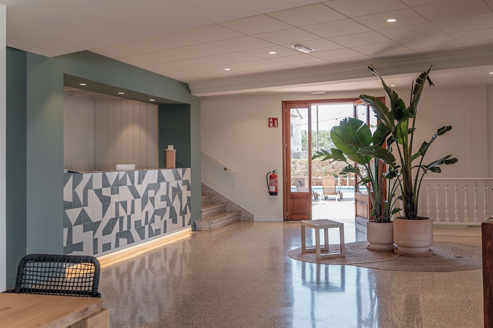 Hotel Santanyi Port 10/60