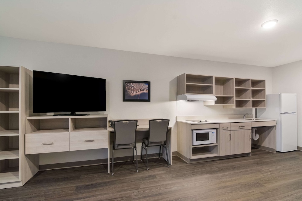 WoodSpring Suites Morrisville - Raleigh Durham Airport 27/35