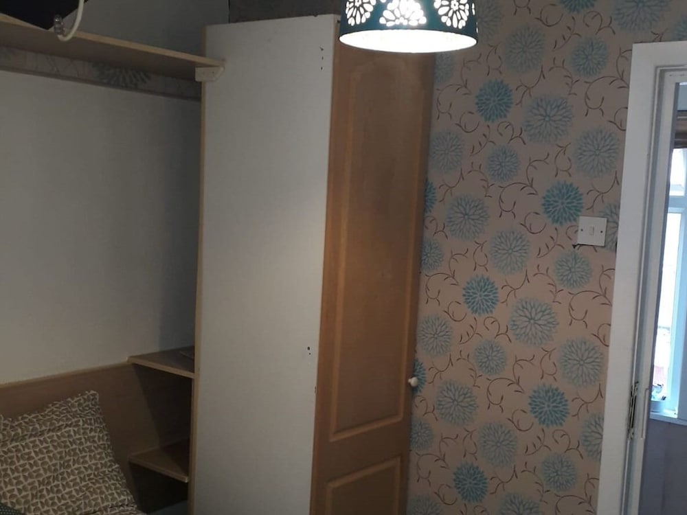 Belroy Hotel 20/36