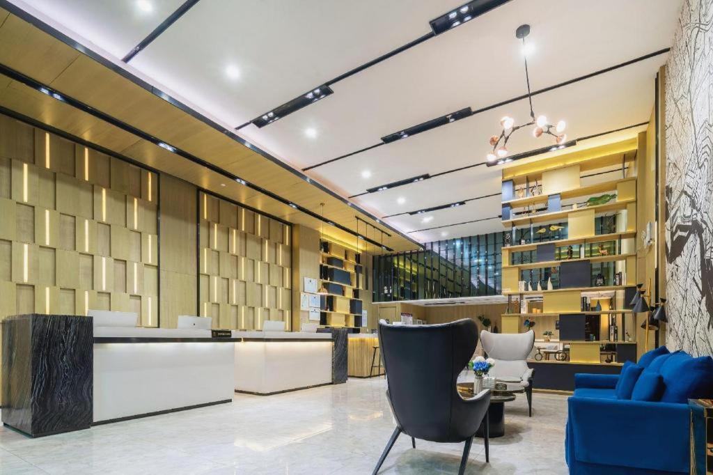 Echarm Hotel Yingshang Wuzhou Wanhui Square 8/50