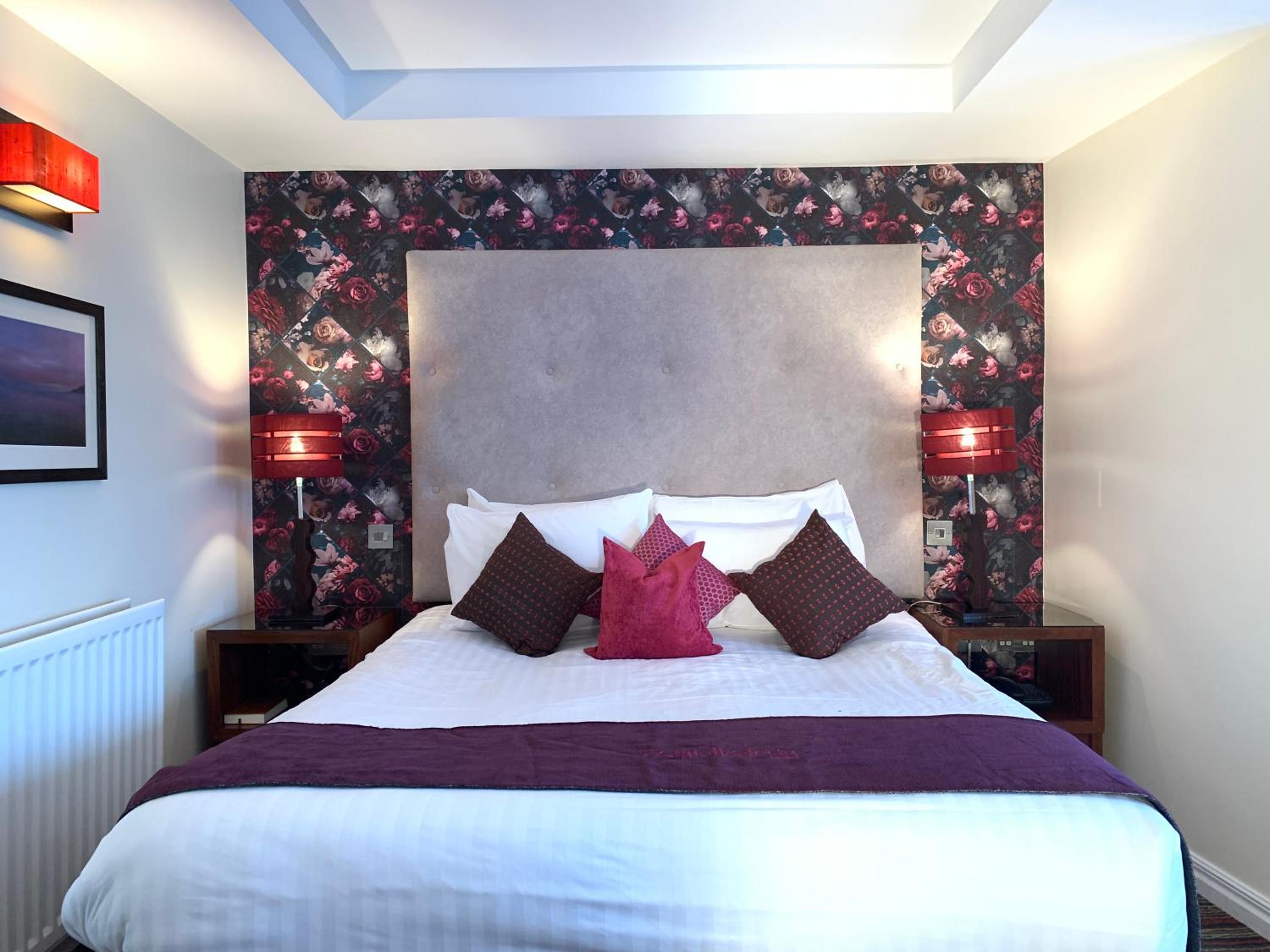 The Whistledown Hotel 3/47