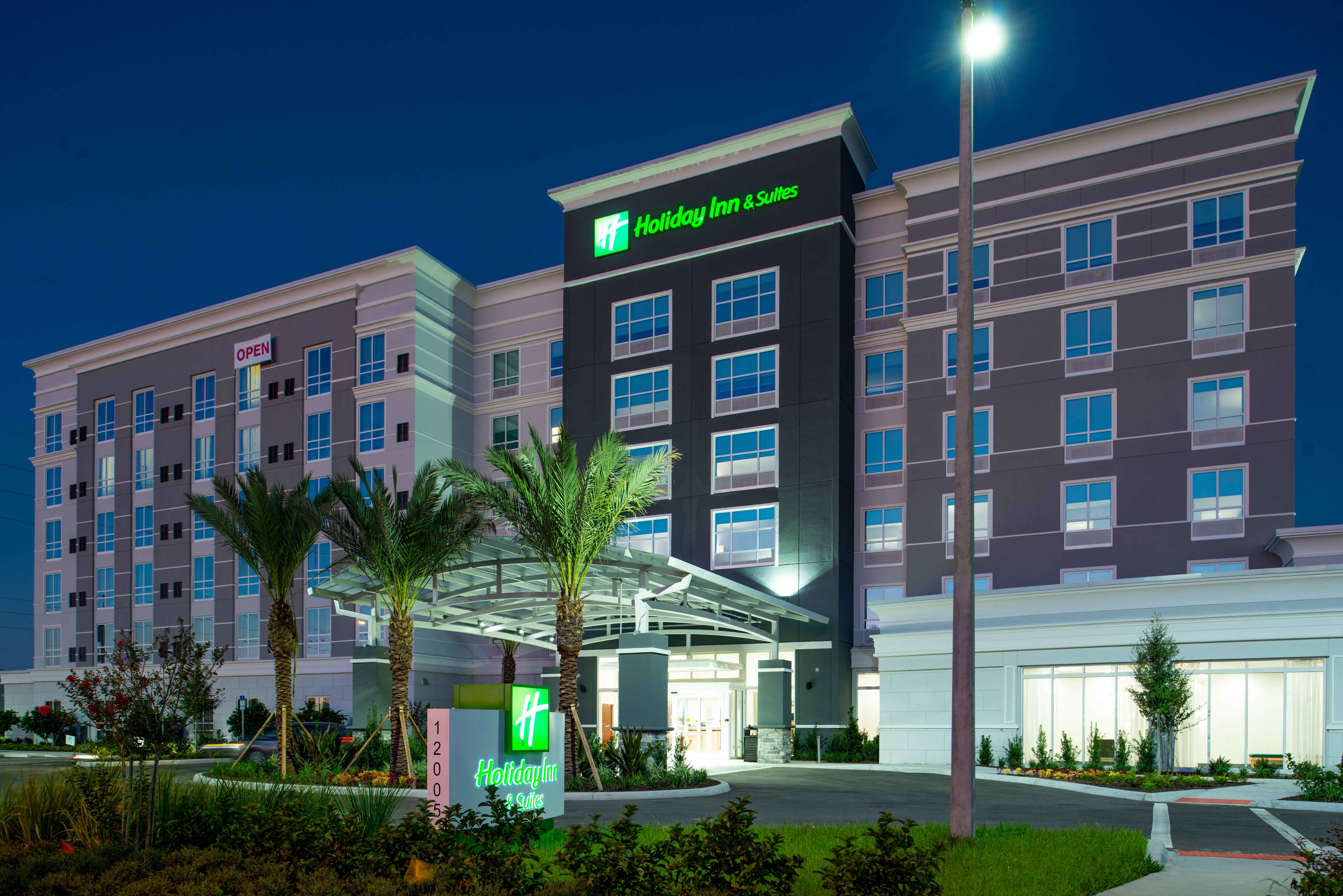 Holiday Inn & Suites Orlando I-Drive - Theme Parks in ORLANDO - FL