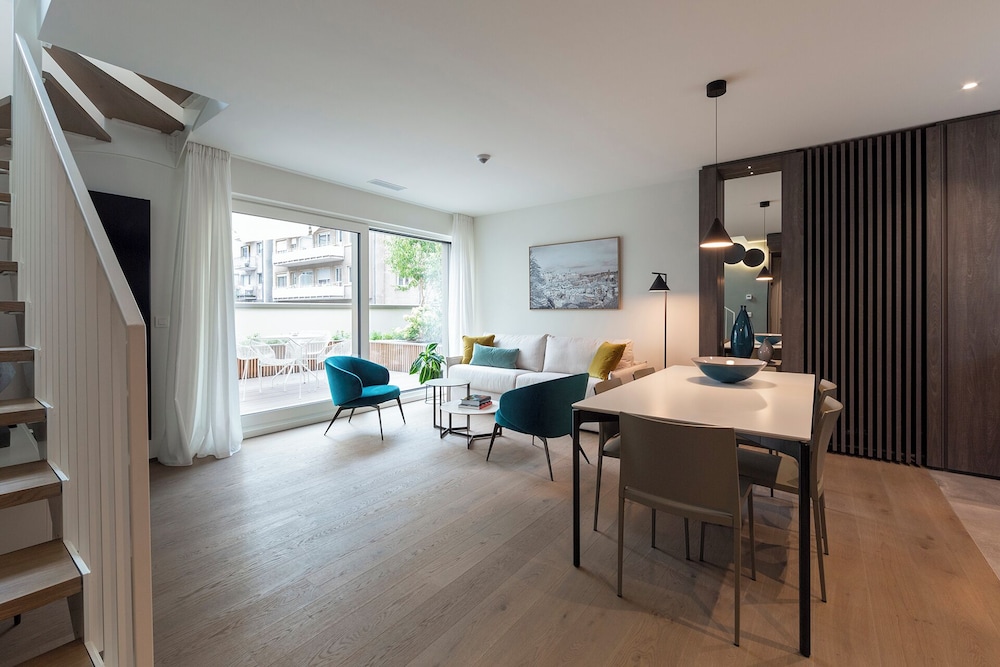 Central City Luxury Residence 12/50