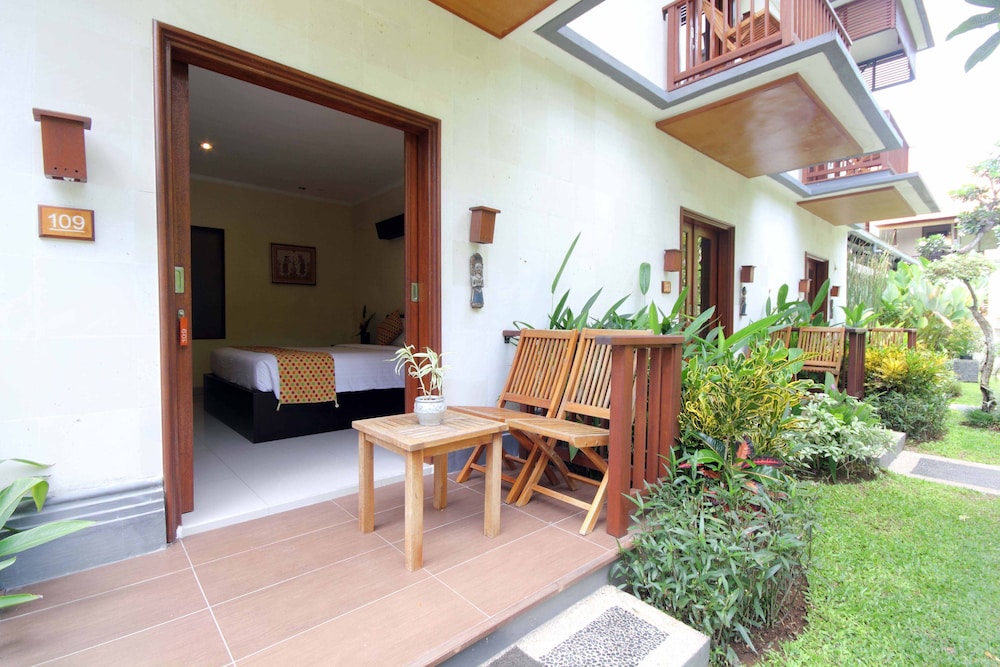 Respati Beach Hotel 45/66