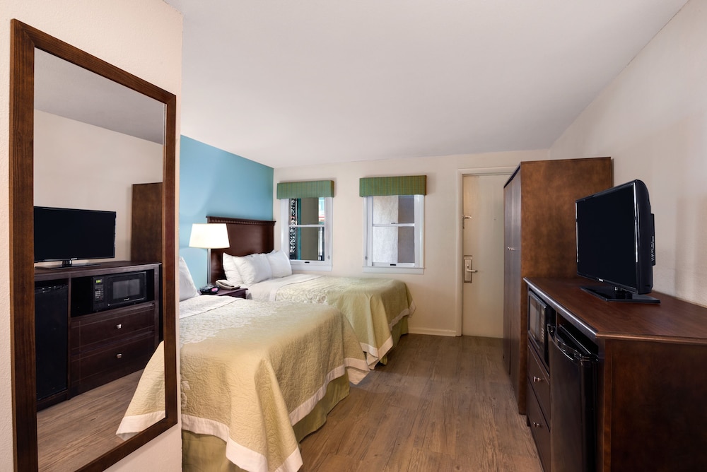 Days Inn by Wyndham Ocean City Oceanfront 25/64