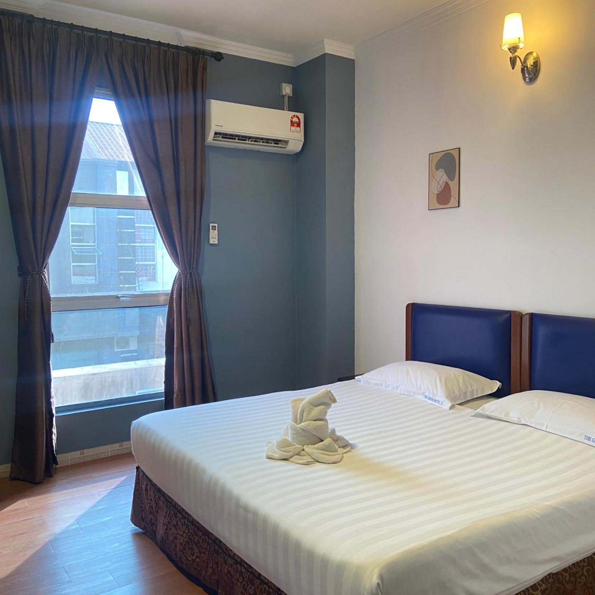 OYO 90169 The Grand Hotel 2 3/19