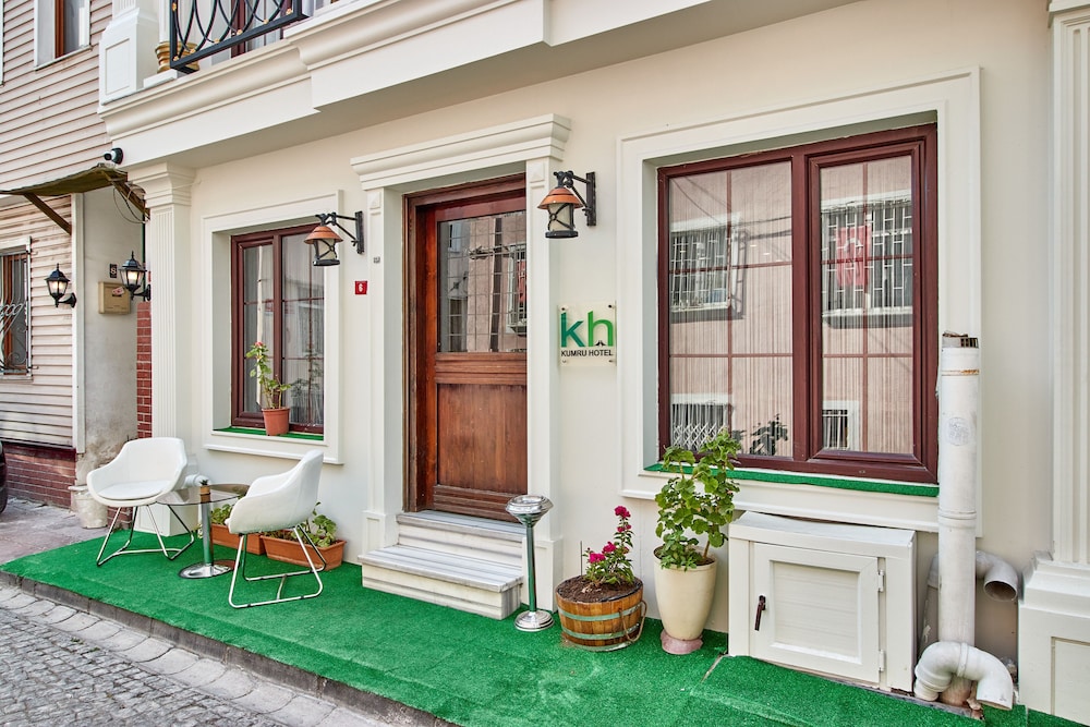 KUMRU HOTEL 3/50